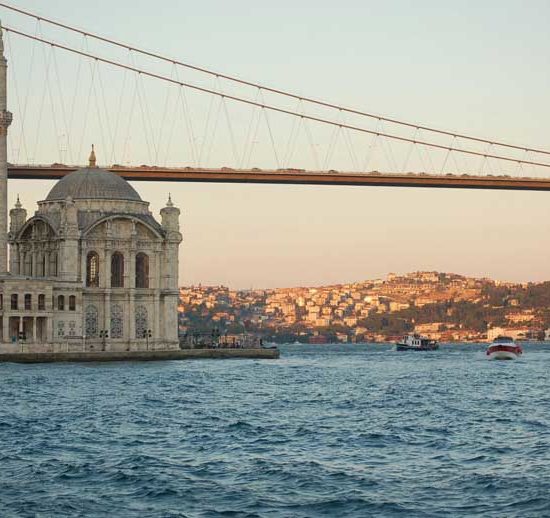Istanbul BosporusbrückeHotel Mundial Lissabon - Foto (c) REISEKULTOUREN