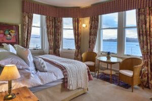 Zimmer mit Meerblick im Crinan Hotel - Foto (c) Crinan Hotel